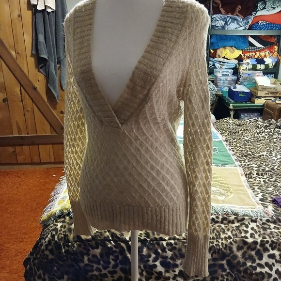 Ann Taylor Loft Women's Size Small Cream Gold Long Sleeve Deep V Neck Sweater - Picture 9 of 13